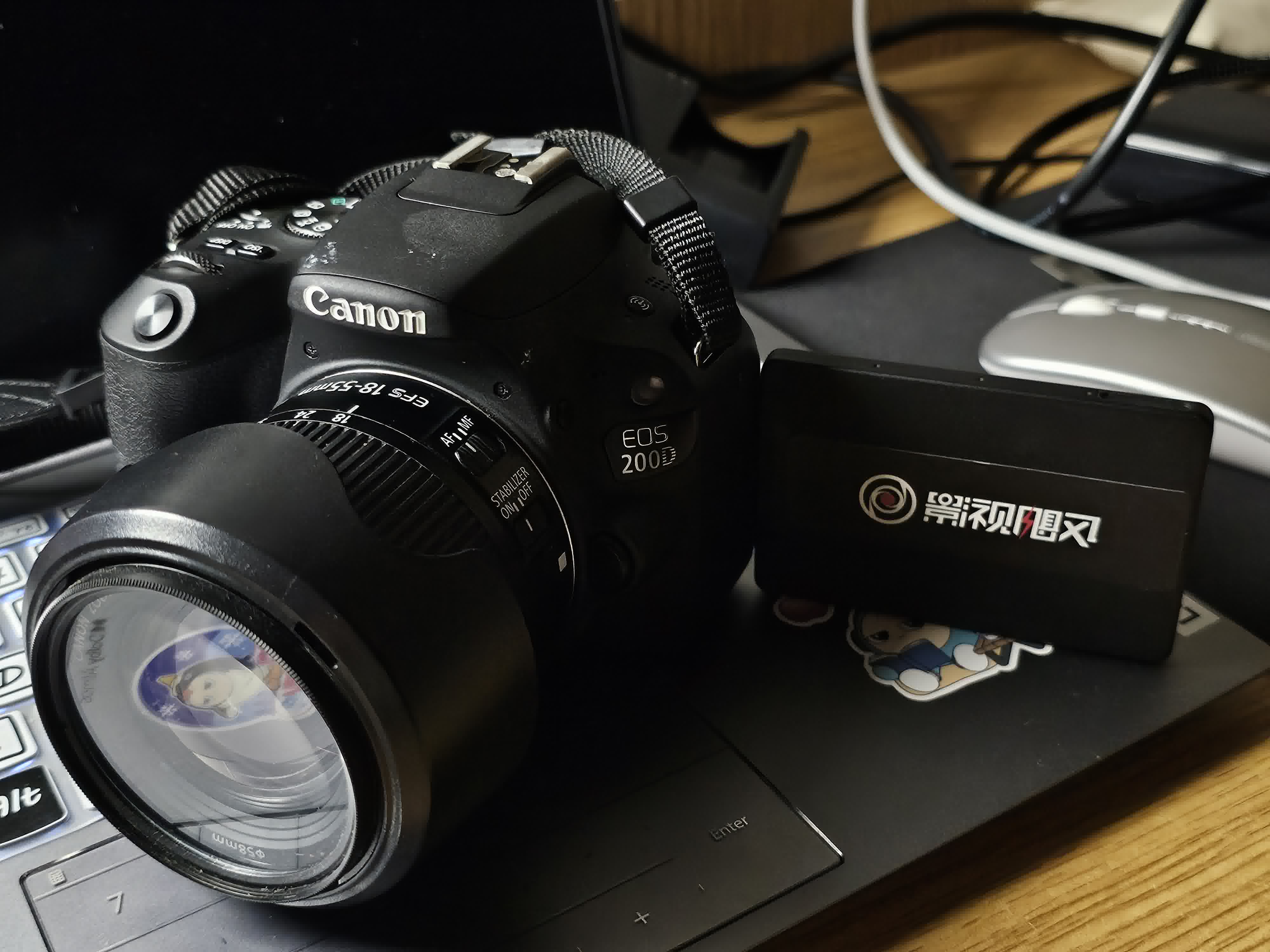 佳能 EOS 200D